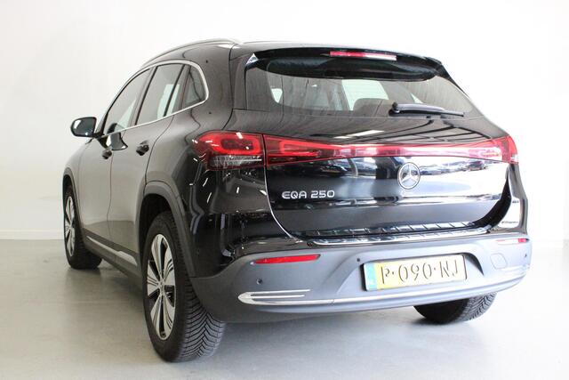 Mercedes-Benz EQA 250 Business Solution Luxury 67 kWh | 18'LMV | SFEER | NAVIGATIE | STOEL-VERW | CAMERA | DAB-RADIO | PDC | LED |