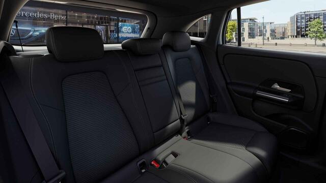 Mercedes-Benz EQA 250 Business Solution Luxury 67 kWh | Trekhaak | Stoelverwarming |