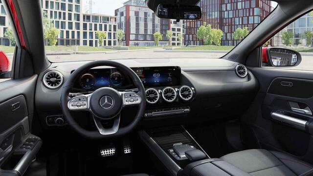 Mercedes-Benz EQA 250 AMG Line 67 kWh | Panoramadak | Trekhaak | Stoelverwarming | Sfeerverlichting | Parkeercamera |