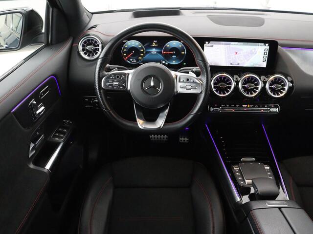 Mercedes-Benz EQA 250 Business Solution AMG 67 kWh | SOH 92.8% | Panoramadak | Head-up | Trekhaak | 360 camera | Adaptive cruise | Memory | Sfeerverlichting | Half Leder | Stoelverwarming | Carplay |