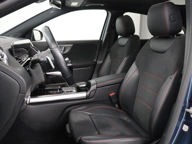 Mercedes-Benz EQA 250 Business Solution AMG 67 kWh | SOH 92.8% | Panoramadak | Head-up | Trekhaak | 360 camera | Adaptive cruise | Memory | Sfeerverlichting | Half Leder | Stoelverwarming | Carplay |