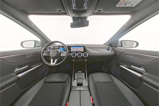 Mercedes-Benz EQA 250 Progressive 67 kWh Ledkoplampen | Sfeerverlichting | Parkeerpakket met achteruitrijcamera | Dakhemel stof zwart. Inclusief 24 maanden MB Certified garantie voor Europa.