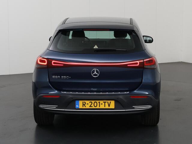 Mercedes-Benz EQA 250 Edition 1 67 kWh | Trekhaak | Achteruitrijcamera | Elektrische achterklep |