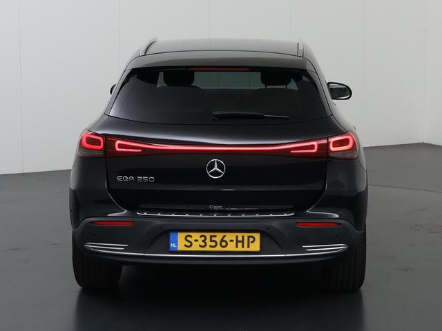 Mercedes-Benz EQA 250 Luxury Line 67 kWh | Xenon verlichting | Lederen bekleding | Widescreen | Stoelverwarming |