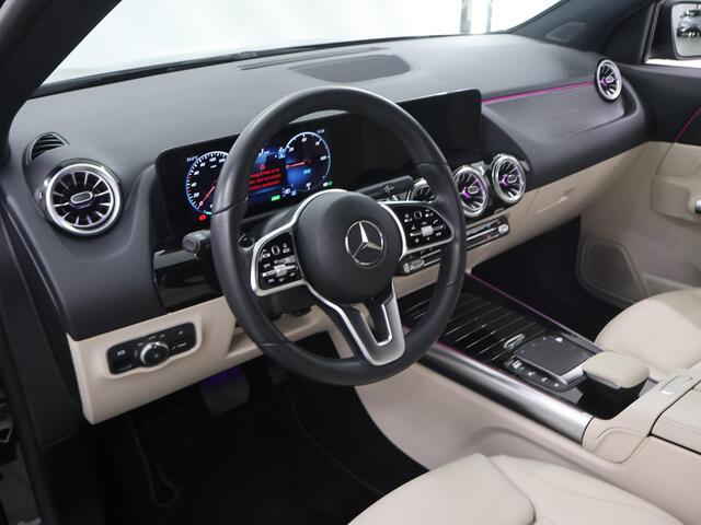 Mercedes-Benz EQA 250 Luxury Line 67 kWh | Xenon verlichting | Lederen bekleding | Widescreen | Stoelverwarming |