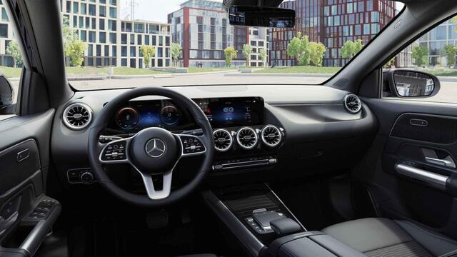 Mercedes-Benz EQA 300 4MATIC Business Solution Luxury 67 kWh | Stoelverwarming | Parktronic | Achteruitrijcamera | Sfeerverlichting |