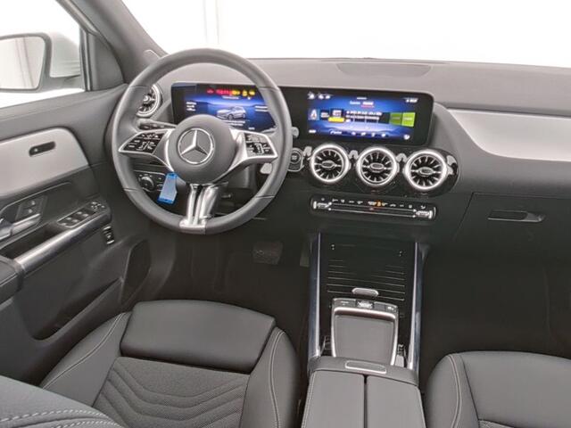 Mercedes-Benz EQA 250+ Luxury Line 71 kWh Ledkoplampen | Parkeerpakket met achteruitrijcamera | Stuur en Stoelverwarming | Advanced Soundsystem. Inclusief 24 maanden Mercedes-Benz Certified garantie voor Europa.