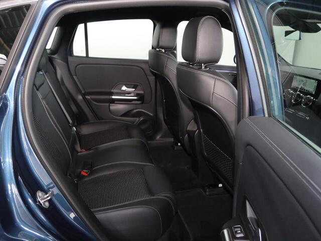 Mercedes-Benz EQA 250 Business Line 67 kWh | Achteruitrijcamera | Stoelverwarming |