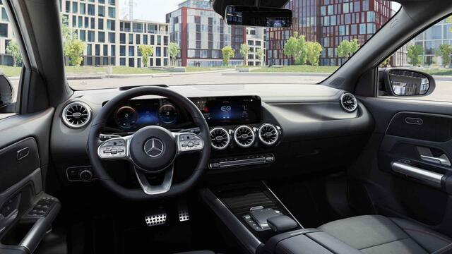 Mercedes-Benz EQA 250 Business Solution Luxury 67 kWh | AMG | Night | Trekhaak | Panoramadak | Headup |