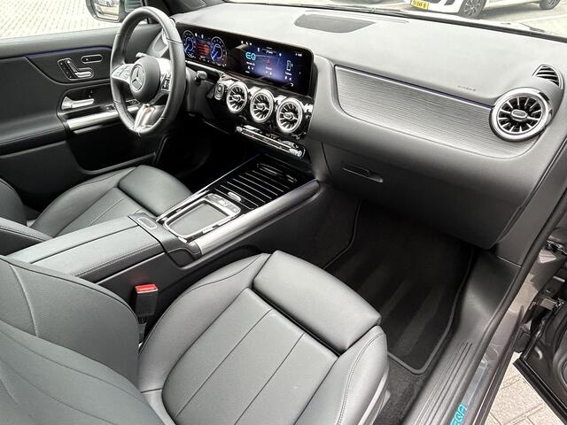Mercedes-Benz EQA 250+ Business Solution Luxury | Trekhaak | Panoramadak| Sfeerverlichting|