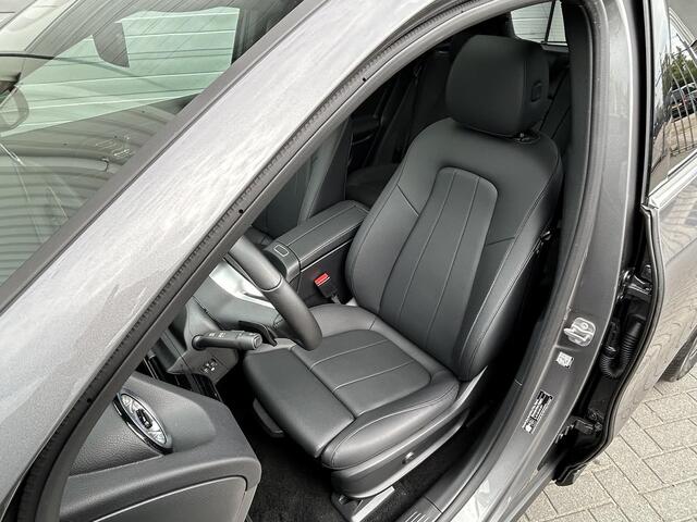 Mercedes-Benz EQA 250+ Business Solution Luxury | Trekhaak | Panoramadak| Sfeerverlichting|