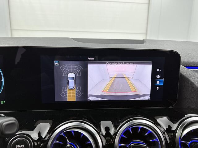 Mercedes-Benz EQA 250 Business Solution Progressive 67 kWh | Panoramadak | Trekhaak | Distronic | Alarm | Memory | Sfeerverlichting | Keyless Go | Inclusief 24 maanden Mercedes-Benz Certified garantie voor Europa.
