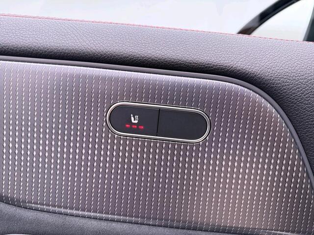 Mercedes-Benz EQA 250 Business Solution AMG 67 kWh AMG Line | Night Pakket | Panorama Schuif-Kanteldak | Sfeerverlichting | Ledkoplampen. Inclusief 24 maanden MB Certified garantie voor Europa.