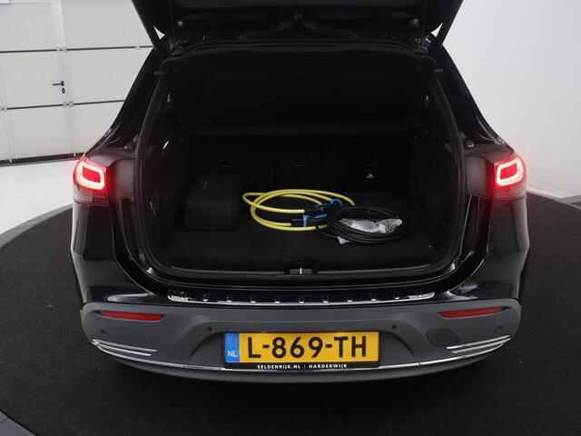 Mercedes-Benz EQA 250 Business Solution Luxury 67 kWh | SOH 94,7% | Half leder | Cruise control | Dodehoek detectie | Stoelverwarming | Camera | Park assist | Navigatie | Sfeerverlichting | Elektrische achterklep