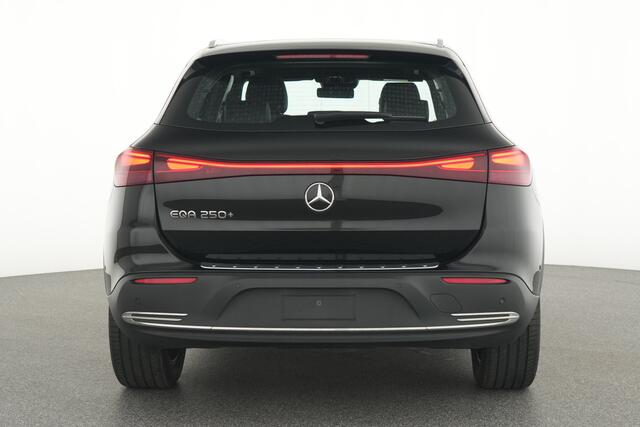 Mercedes-Benz EQA 250+ Progressive 71 kWh Panorama Schuif-Kanteldak | Ledkoplampen | Sfeerverlichting | Stoelverwarming | Achteruitrijcamera. Inclusief 24 maanden MB Certified garantie voor Europa.