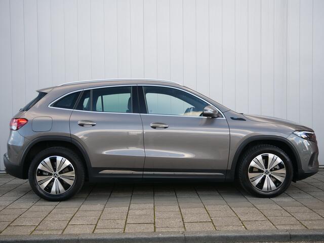 Mercedes-Benz EQA 250 Business Line 67 kWh 190 Pk Automaat Navi / DAB / Camera / Trekhaak / SOH 97,5%
