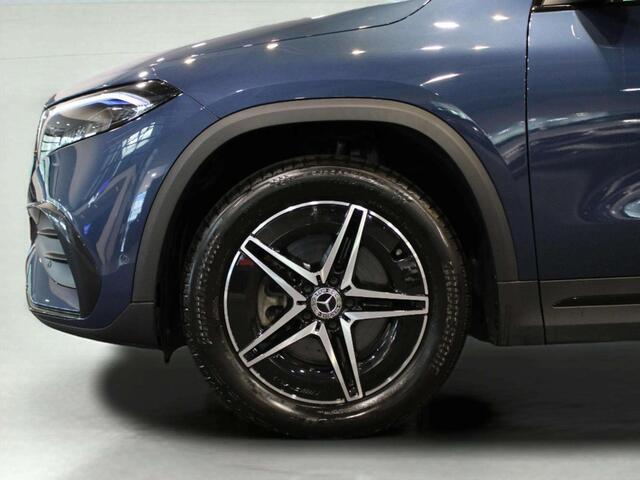 Mercedes-Benz EQA 250+ AMG Line 71 kWh Panorama dak | Trekhaak
