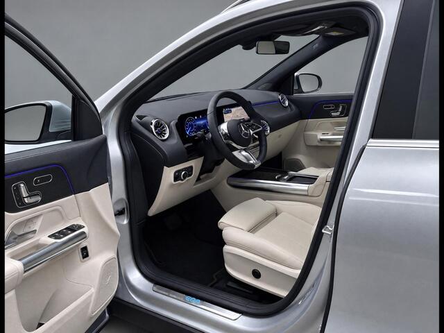 Mercedes-Benz EQA 250+ Luxury Line | Panoramadak | Trekhaak | Beige Interieur | Elektrisch Verstelbare Stoelen + Memory | 360° Camera | Donkergetint Glas Achter | Dodehoekassistent | Apple CarPlay | Android Auto | Stoelverwarming | Sfeerverlichting | Parkeersensoren