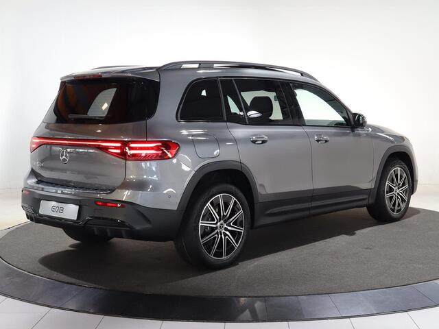 Mercedes-Benz EQB 250+ AMG Line 71 kWh | Premium Pakket | Panorama-schuifdak | Nightpakket | Parkeerpakket met 360-Camera | Apple Carplay/Android Auto |