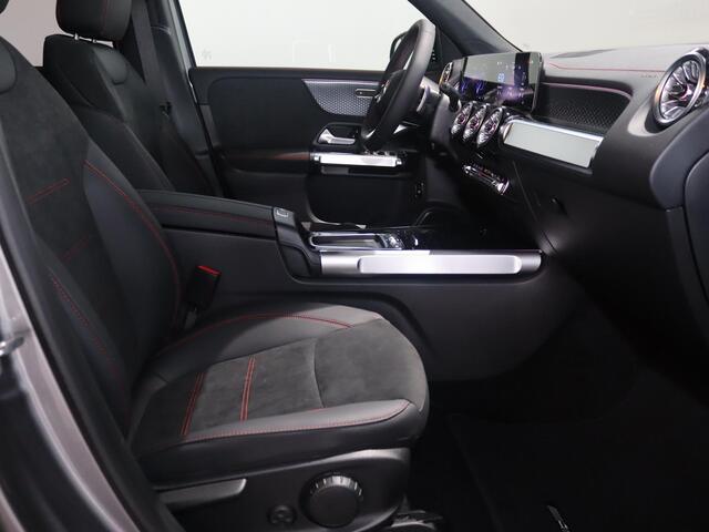 Mercedes-Benz EQB 250+ AMG Line 71 kWh | Premium Pakket | Panorama-schuifdak | Nightpakket | Parkeerpakket met 360-Camera | Apple Carplay/Android Auto |