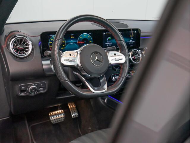Mercedes-Benz EQB 350 4MATIC AMG Line | Pano | Burmester