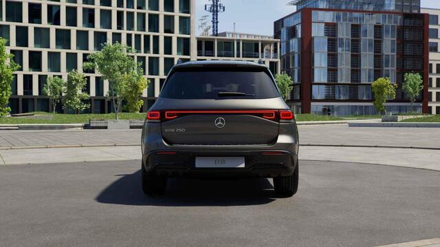 Mercedes-Benz EQB 250 AMG Line 67 kWh | Panoramdak | 20" lichtmetalenvelgen | Keyless | Stoelverwarming | Actief dempingsonderstel |