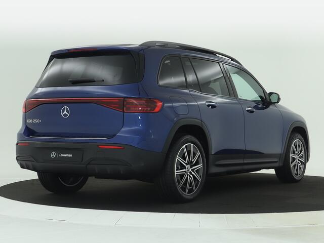 Mercedes-Benz EQB 250+ AMG Line 7p. 71 kWh | Nightpakket | Premium pakket | Parkeerpakket met 360°-camera | KEYLESS-GO comfort pakket | GUARD 360° Voertuigbescherming Plus | Winter pakket | EASY PACK achterklep |