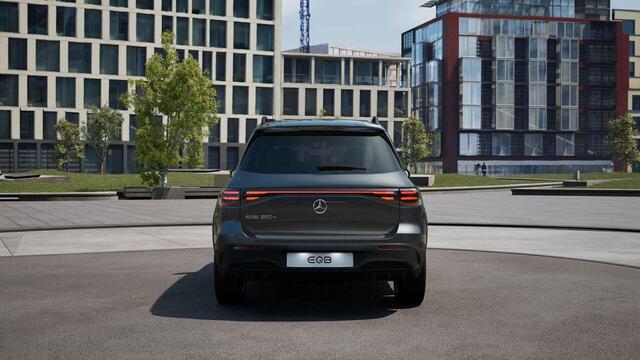 Mercedes-Benz EQB 250+ AMG Line 71 kWh | Stoelverwarming | Keyless go | Panoramaschuifdak | Smartphone-integratie |