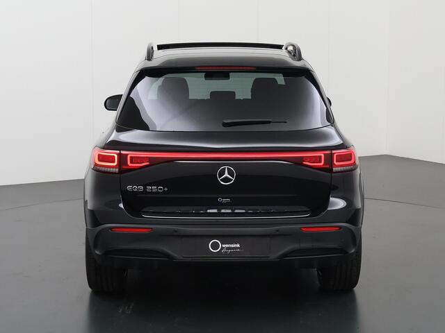 Mercedes-Benz EQB 250+ Sport Edition AMG 71 kWh | Panoramadak | Nightpakket incl 20'' | Sfeerverlichting | Keyless Go | Verstelbare demping