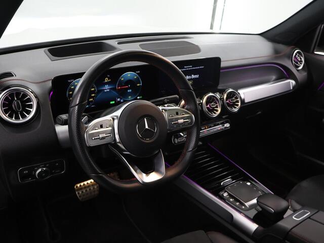 Mercedes-Benz EQB 250 AMG Line 67 kWh | Night | Sfeerverlichting | Panoramadak | Headup display | Stoelverwarming |