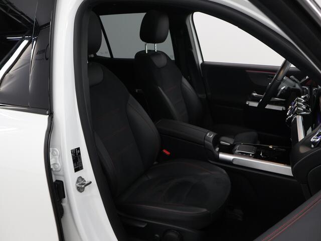 Mercedes-Benz EQB 250 AMG Line 67 kWh | Night | Sfeerverlichting | Panoramadak | Headup display | Stoelverwarming |