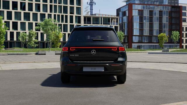 Mercedes-Benz EQB 250 Luxury Line 67 kWh | Burmester | Apple carplay | Night pakket |