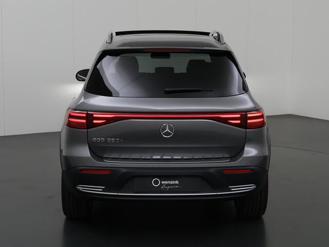 Mercedes-Benz EQB 250+ Luxury Line 71 kWh | Panoramadak | Memory stoelen | 360 camera | Sfeerverlichting |