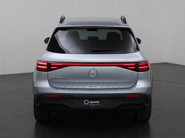 Mercedes-Benz EQB 250+ AMG Line 71 kWh | Apple Carplay | Dodehoekassistent |Trekhaak | Panoramadak | 19inch