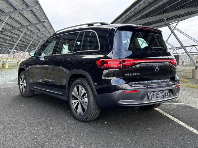 Mercedes-Benz EQB 250+ Essential Line 71 kWh | Widescreen | Parkeercamera | Sfeerverlichting | Stoelverwarming |