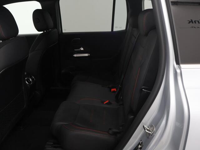 Mercedes-Benz EQB 250+ AMG Line 71 kWh | Premium pakket | Rijassistentiepakket| Trekhaak | 20-Inch | Panoramadak | Memorypakket | Head Up | DAB+ | Burmester Sound