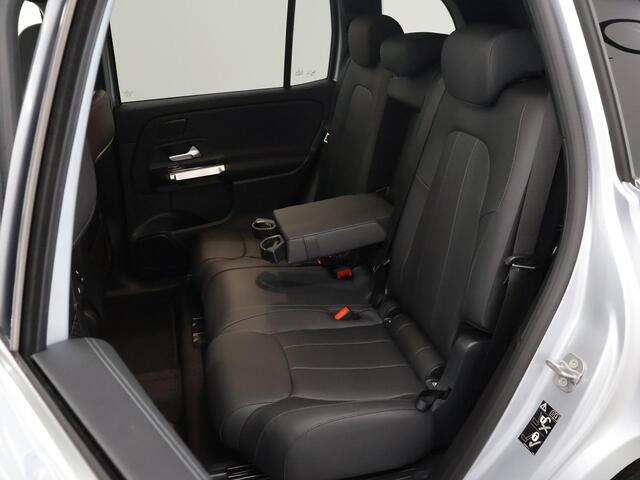 Mercedes-Benz EQB 250+ Luxury Line 71 kWh | Panorama-schuifdak | Trekhaak | Stoelverwarming | APPLE CARPLAY