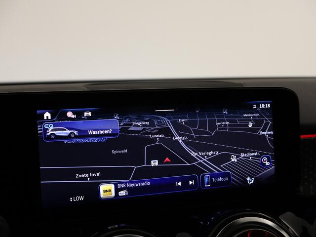 Mercedes-Benz EQB 250+ Business Line 7p. 71 kWh | Dodehoekassistent | Parkeerpakket met achteruitrijcamera | GUARD 360° Voertuigbescherming Plus | EASY PACK achterklep | Sfeerverlichting | Verwarmde stoelen vooraan | Extra USB-poorten |