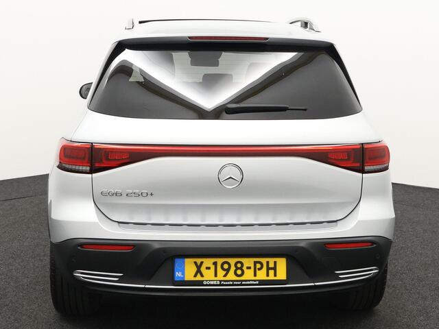 Mercedes-Benz EQB 250 | 7-Persoons | Panoramadak | Memorystoelen verwarmd | 360° Camera | Sfeerverlichting