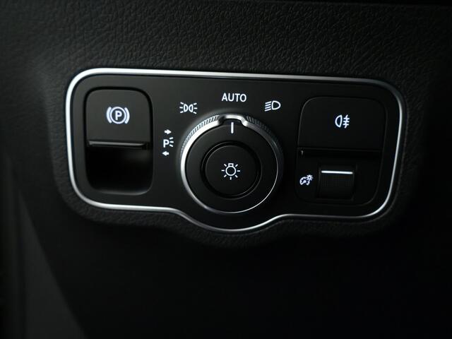 Mercedes-Benz EQB 250+ Luxury Line LIMITED 71 kWh | Parkeerpakket met achteruitrijcamera | KEYLESS-GO comfort pakket | Dodehoekassistent | EASY PACK achterklep | GUARD 360° Voertuigbescherming Plus | Premium pakket |