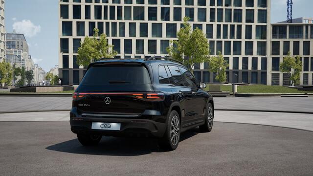 Mercedes-Benz EQB 250+ Business Solution AMG Line 7p. 71 kWh | Nightpakket | Premium Plus pakket | Parkeerpakket met 360°-camera | KEYLESS-GO comfort pakket | Winter pakket | EASY PACK achterklep | Head-up display | Dodehoekassistent |
