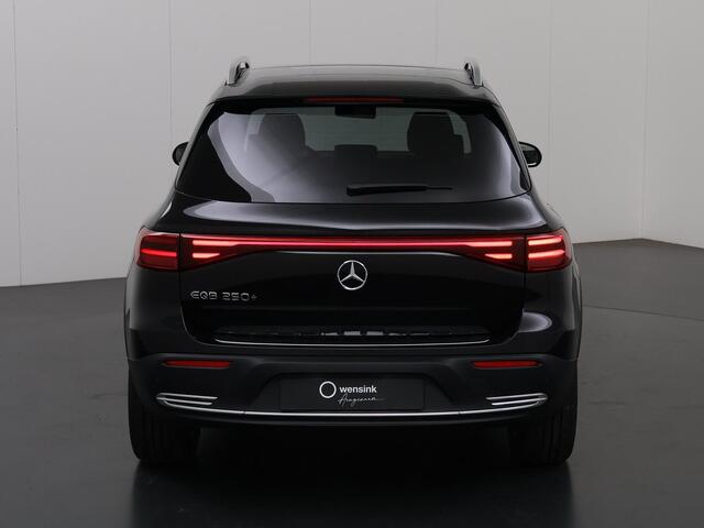 Mercedes-Benz EQB 250+ Luxury Line 71 kWh Trekhaak | 19" LM velgen | Getint Glas | 360 camera | Elec stoelen met geheugen | Stuurverwarming