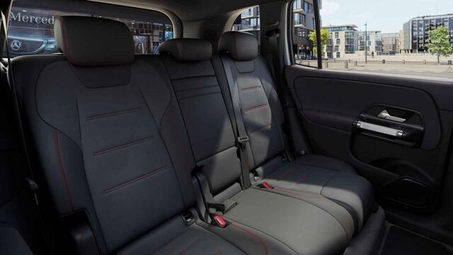 Mercedes-Benz EQB 350 4MATIC AMG Line 67 kWh | Sfeerverlichting | High Performance Led | Stoelverwarming |