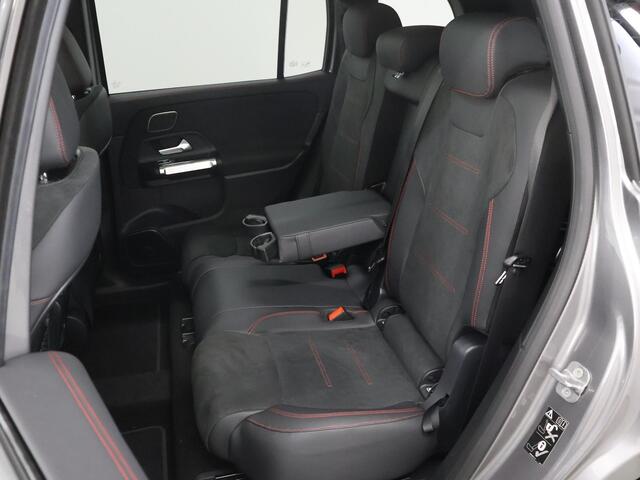 Mercedes-Benz EQB 250+ AMG Line | Panoramadak | Nightpakket | 360 Camera | Keyless Go | Sfeerverlichting | Dodehoek Ass. | 19 Inch