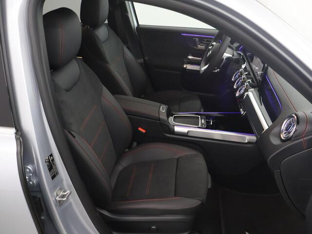 Mercedes-Benz EQB 250+ AMG Line 71 kWh | Panoramaschuifdak | Head-up display | Keyless go | Stoelverwarming | Smartphone-integratie |
