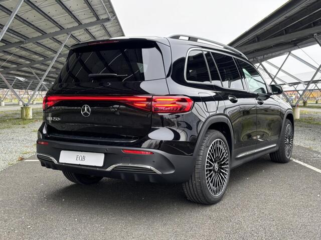 Mercedes-Benz EQB 250+ AMG Line 71 kWh | Panoramadak | Burmester | Head-up display | 360 camera | Sfeerverlichting | Trekhaak | Memory |