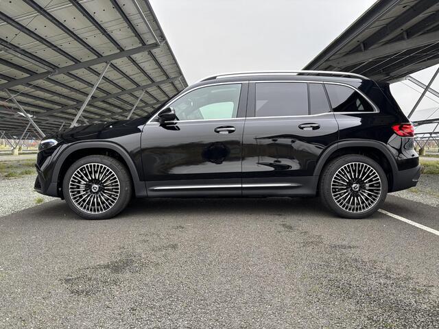 Mercedes-Benz EQB 250+ AMG Line 71 kWh | Panoramadak | Burmester | Head-up display | 360 camera | Sfeerverlichting | Trekhaak | Memory |