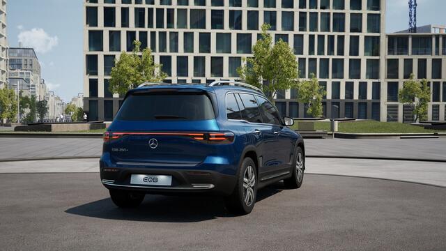 Mercedes-Benz EQB 250+ Luxury Line LIMITED 71 kWh | Parkeerpakket met achteruitrijcamera | KEYLESS-GO comfort pakket | EASY PACK achterklep | Premium pakket | Dodehoekassistent | Extra USB-poorten | Verwarmde stoelen vooraan |