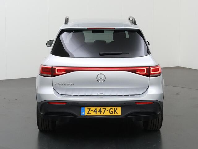 Mercedes-Benz EQB 250+ AMG NIGHT 71 kWh Mercedes-Benz EQB 250+ Business Edition 71 kWh | AMG Line | Night Pakket | 19" velgen | Sfeerverlichting | Dodehoek assistent |