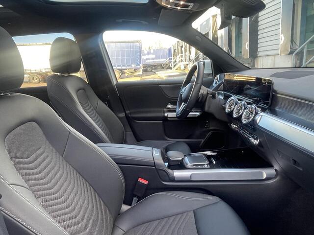 Mercedes-Benz EQB 250 | Panoramadak | Easy Pack | Stoelverwarming Mercedes-Benz EQB 250 Luxury | Panoramadak